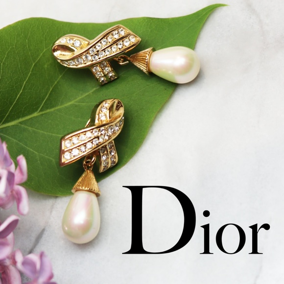 ⚜️ Vintage Christian Dior Pearl Drop Earrings - Picture 12 of 16